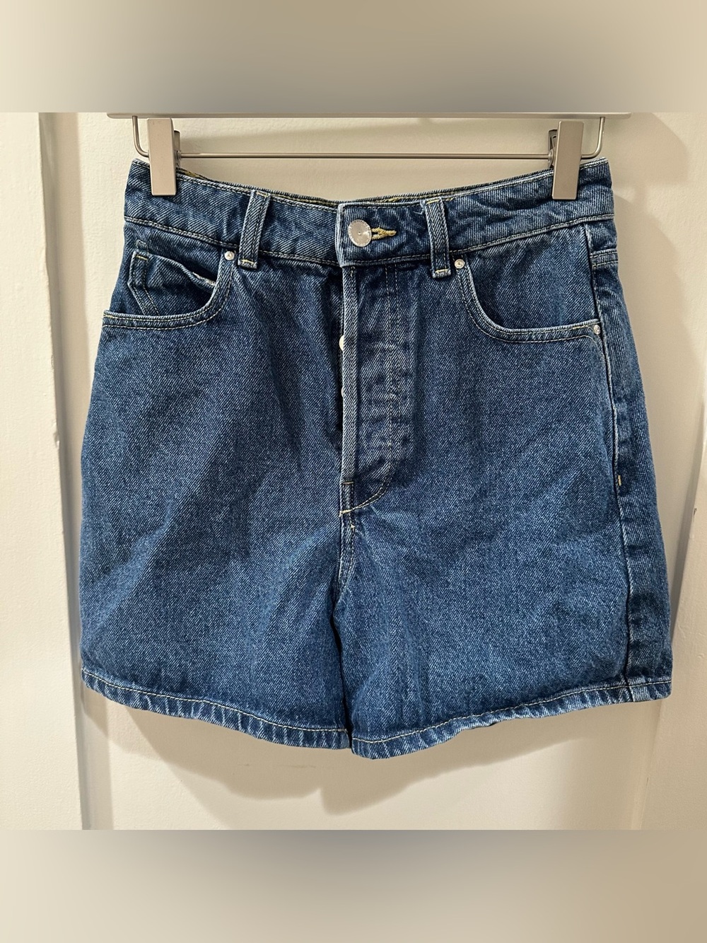 Zara Vintage-Inspired Blue High-Rise Denim Mom Shorts